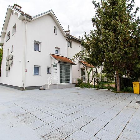 Two Bedroom Modern Apartment Near The Airport Velika Gorica Ngoại thất bức ảnh